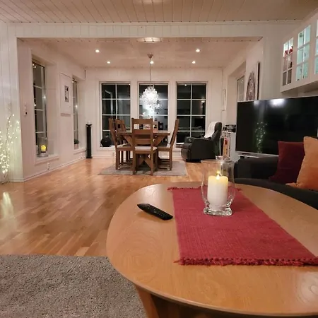 Myklebostad ヴィラ *