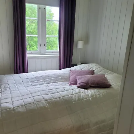 Myklebostad * Hov (Troms)