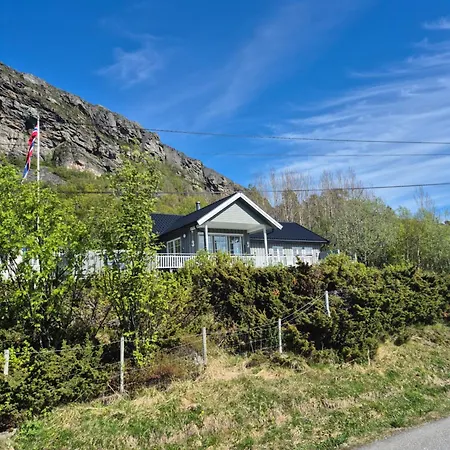 Myklebostad Villa *