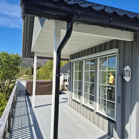 Myklebostad Villa Hov (Troms)