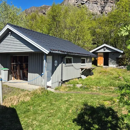 Myklebostad * Hov (Troms)
