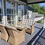 Myklebostad * Hov (Troms)