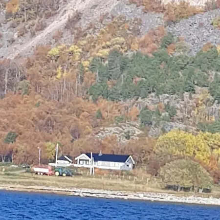 Myklebostad Villa